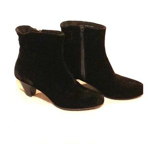 Umberto Raffini velvet booties